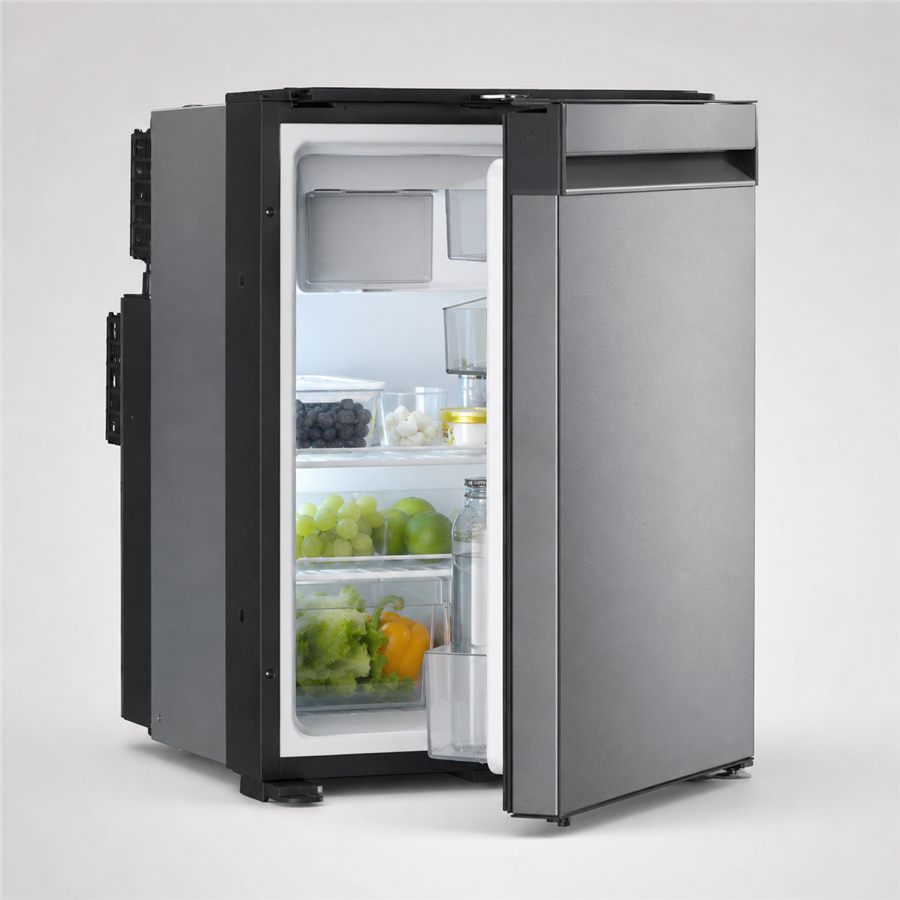 Dometic NRX 50C Wohnmobil-Kompressor-Kühlschrank mit geöffneter Fronttür